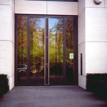 Die heutige Eingang des Hauses Lennstrae 7 in Berlin (April 2005)